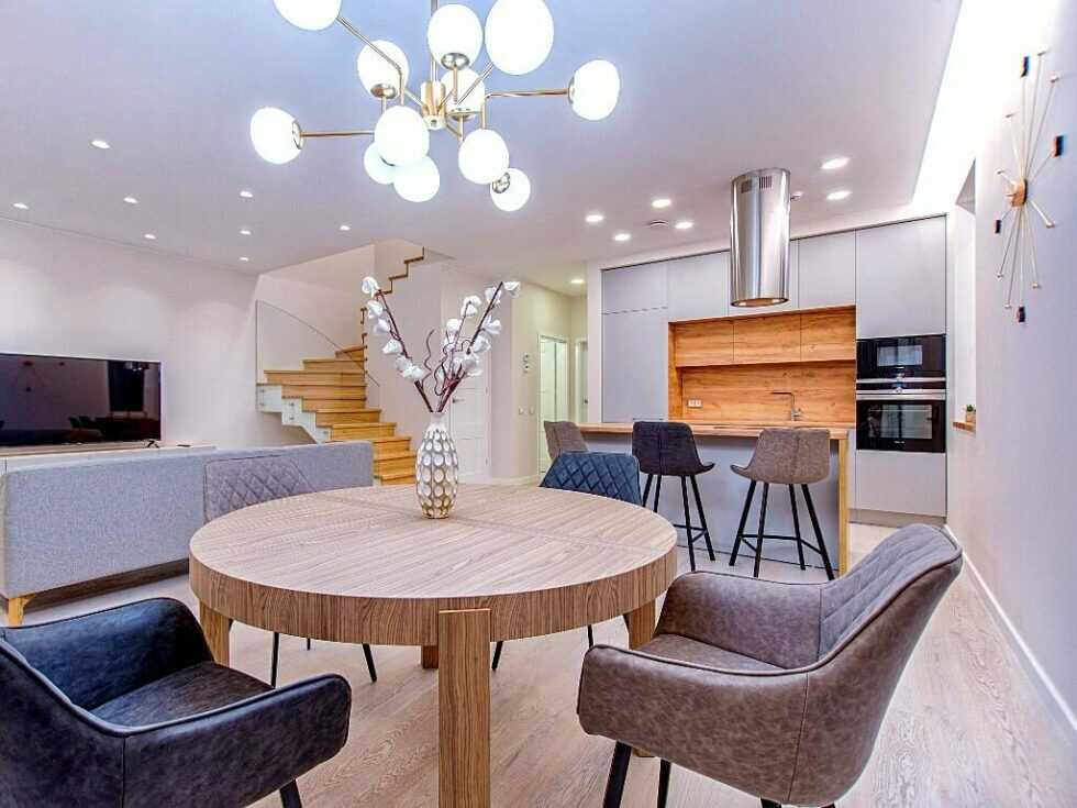 Round vs. Rectangular Dining Table | Maid2Match