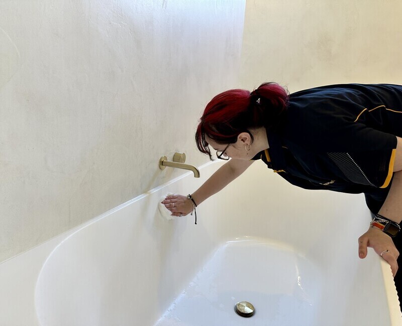 River cleaning bathtub