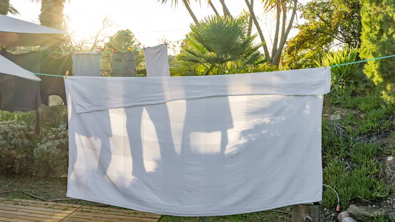 air drying mattress cover outdoors