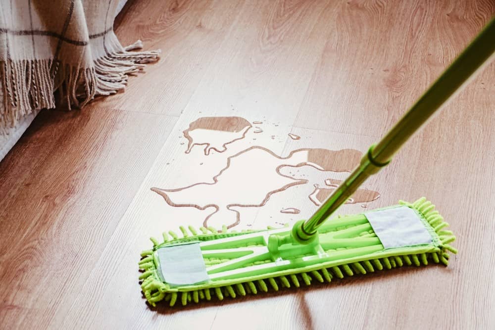 cleaning laminate floor
