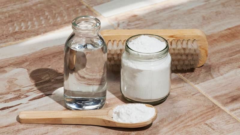 Baking soda - sodium bicarbonate and vinegar