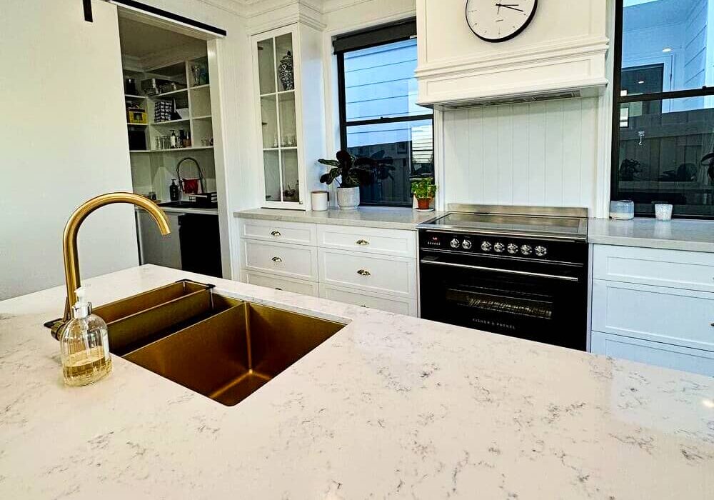 kitchen-with-marble-benchtop kitchen with marble benchtop