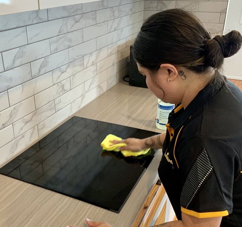 Maid2Match cleaner Shania cleaning induction cooktop