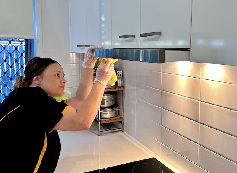 Logan-Team-Leader-Alison-cleaning Logan Team Leader Alison cleaning a customer's home