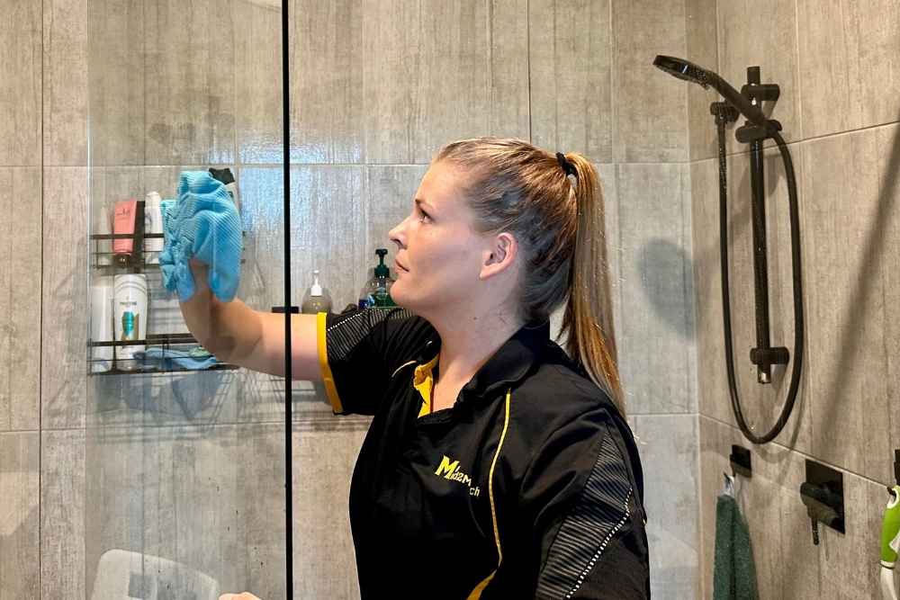 How To Clean A Shower Like A Professional Cleaner