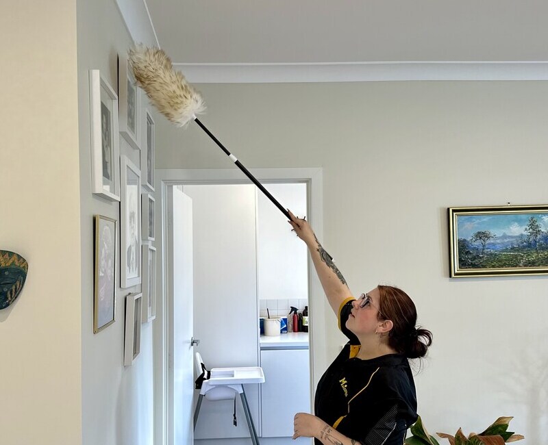Maid2Match Geelong professional house cleaner Paris dusting wall fixtures